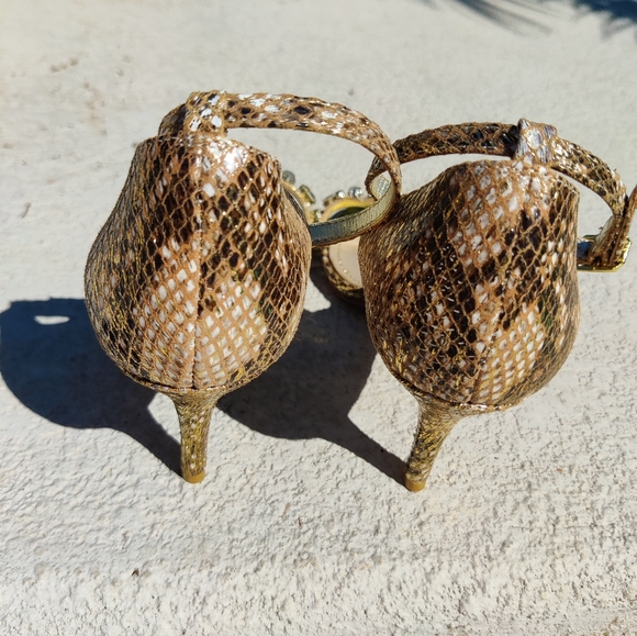 Gold snakeskin and rhinestone heel - Picture 14 of 16